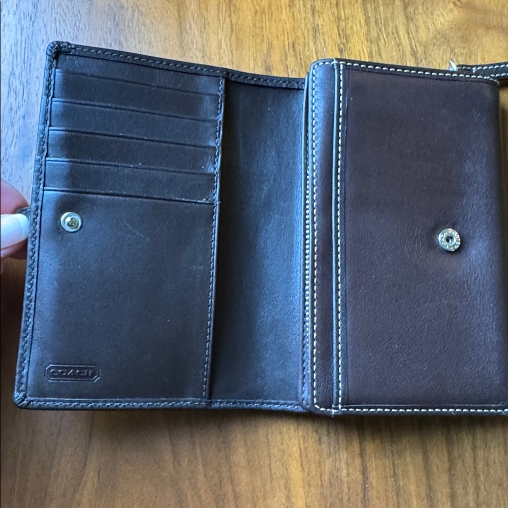 Coach Vintage Soho Brown Leather Buckle Bi-Fold Wallet with Silver Hardware - Picture 4 of 10